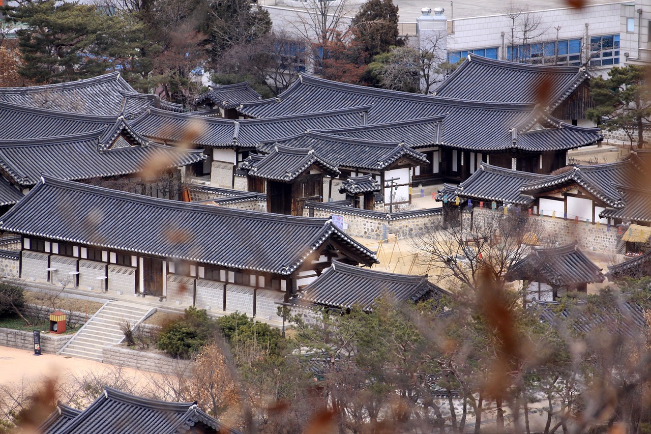 Hanok, Roof tile, https://pixabay.com/photos/hanok-roof-tile-house-4809612/